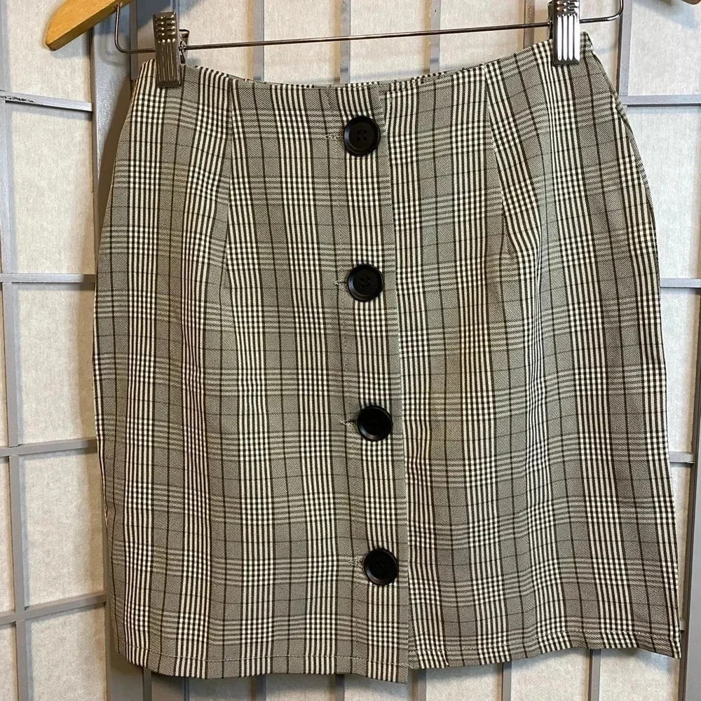 NWTs PrettyLittleThing - high waisted mini skirt -Sz 2